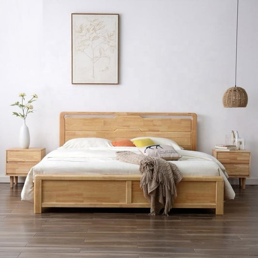 سرير خشبي بتصميم مميز فاخر