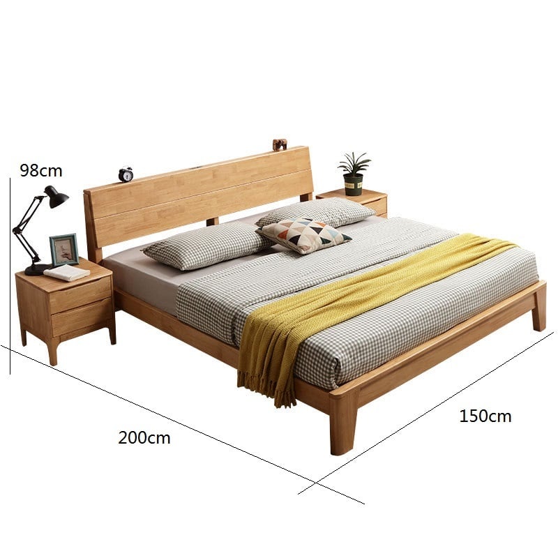 سرير بتصميم خشبي مميز