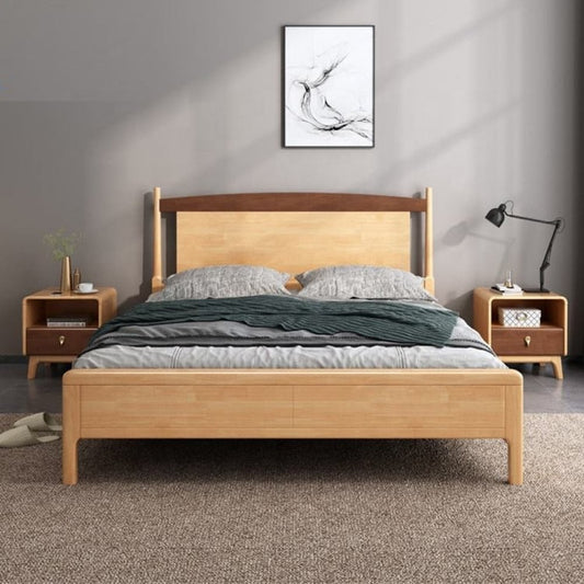سرير خشبي بتصميم مميز